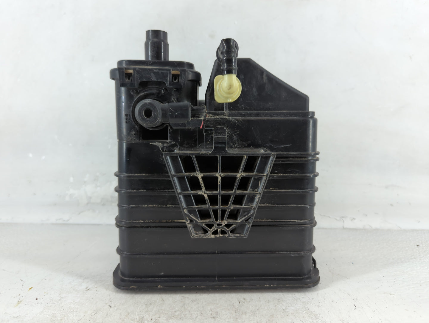 2015 Buick Verano Fuel Vapor Charcoal Canister 915825 - Oemusedautoparts1.com
