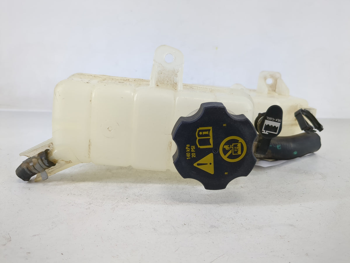 Cadillac Ats Windshield Washer Fluid Reservoir Bottle 1168120 - Oemusedautoparts1.com