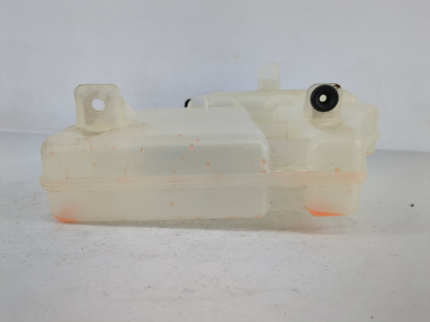 Cadillac Ats Windshield Washer Fluid Reservoir Bottle Oem - Oemusedautoparts1.com