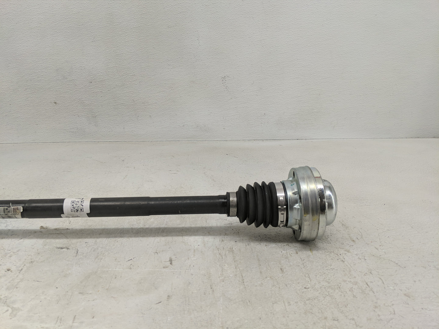 2015 Cadillac Ats Axle Shaft Front Driver Cv C/v - Oemusedautoparts1.com