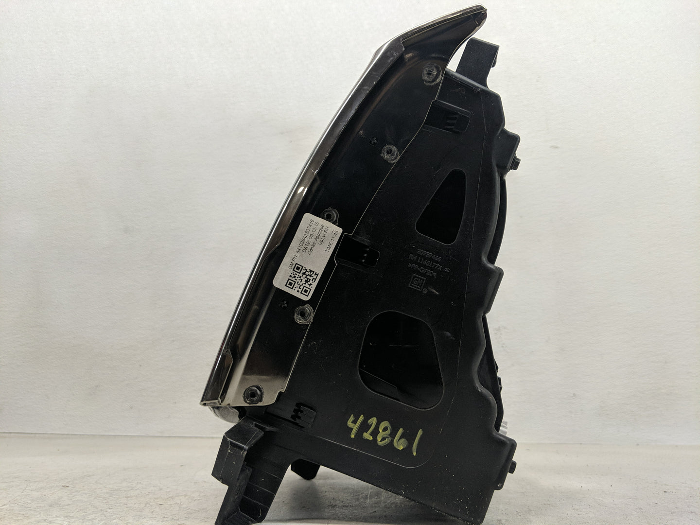 2015 Cadillac Ats Radio AM FM Cd Player Receiver Replacement P/N:84498607 Fits OEM Used Auto Parts - Oemusedautoparts1.com