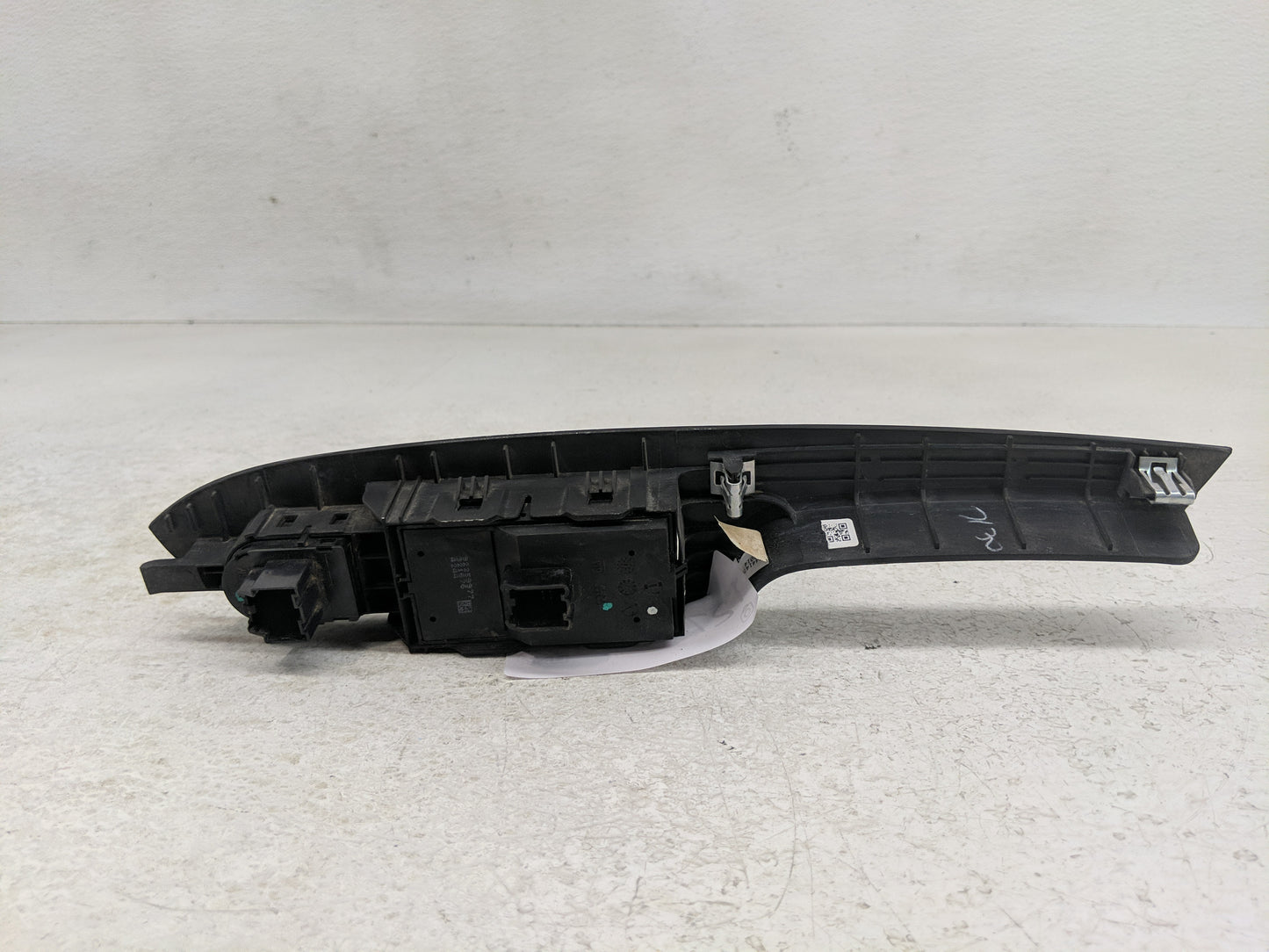2015 Cadillac Ats Master Power Window Switch Replacement Driver Side Left Fits OEM Used Auto Parts - Oemusedautoparts1.com