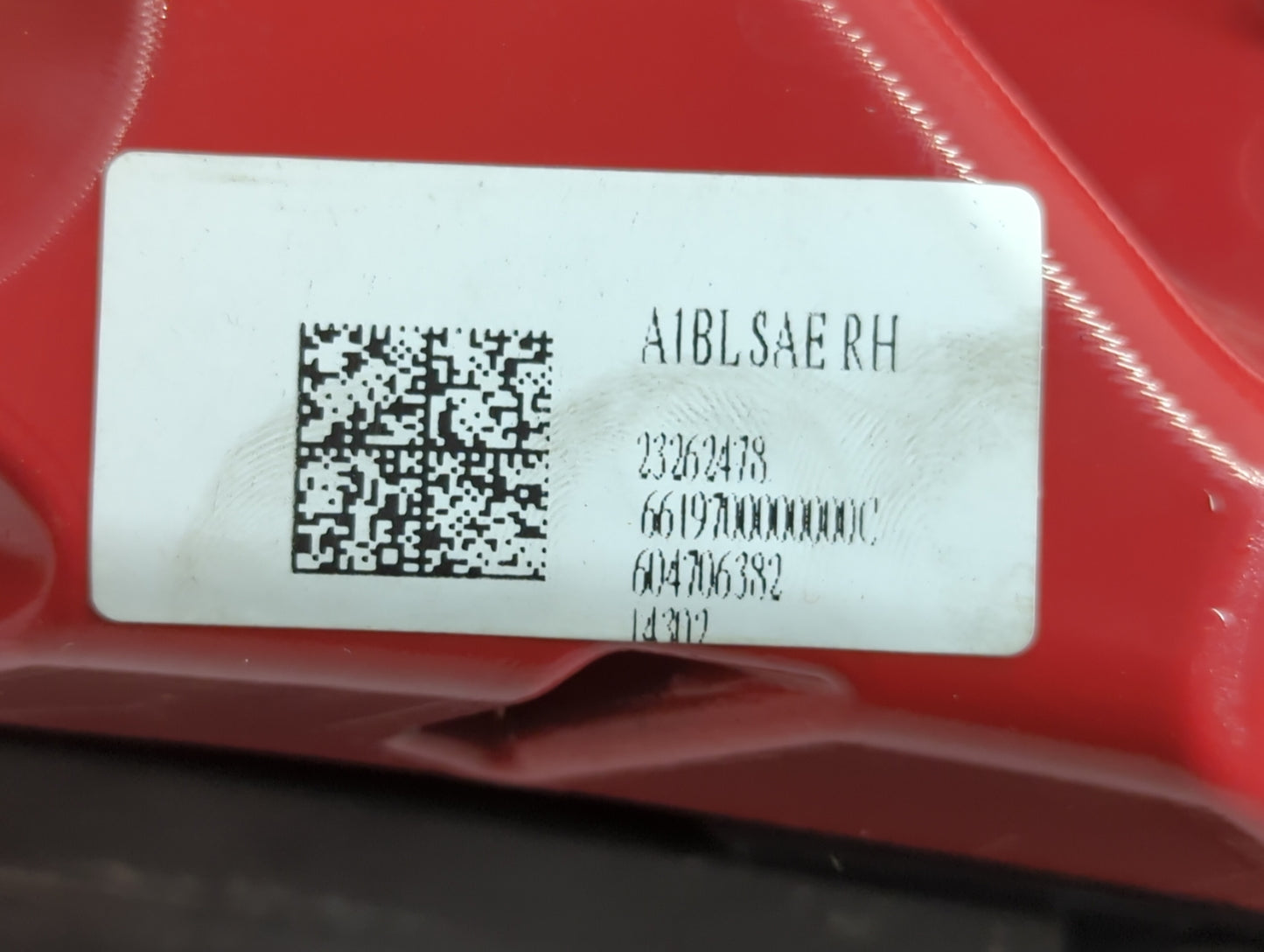 2015-2018 Cadillac Ats Tail Light Assembly Passenger Right OEM P/N:604706382 23262478 Fits Fits 2015 2016 2018 OEM Used Auto