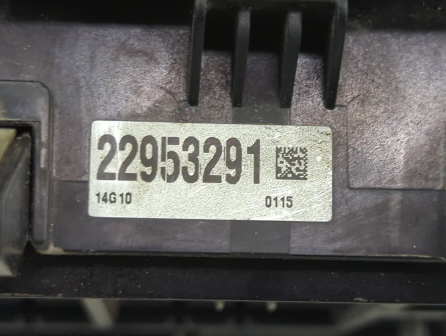 2015 Cadillac Ats Fusebox Fuse Box Panel Relay Module P/N:22953291 Fits OEM Used Auto Parts - Oemusedautoparts1.com
