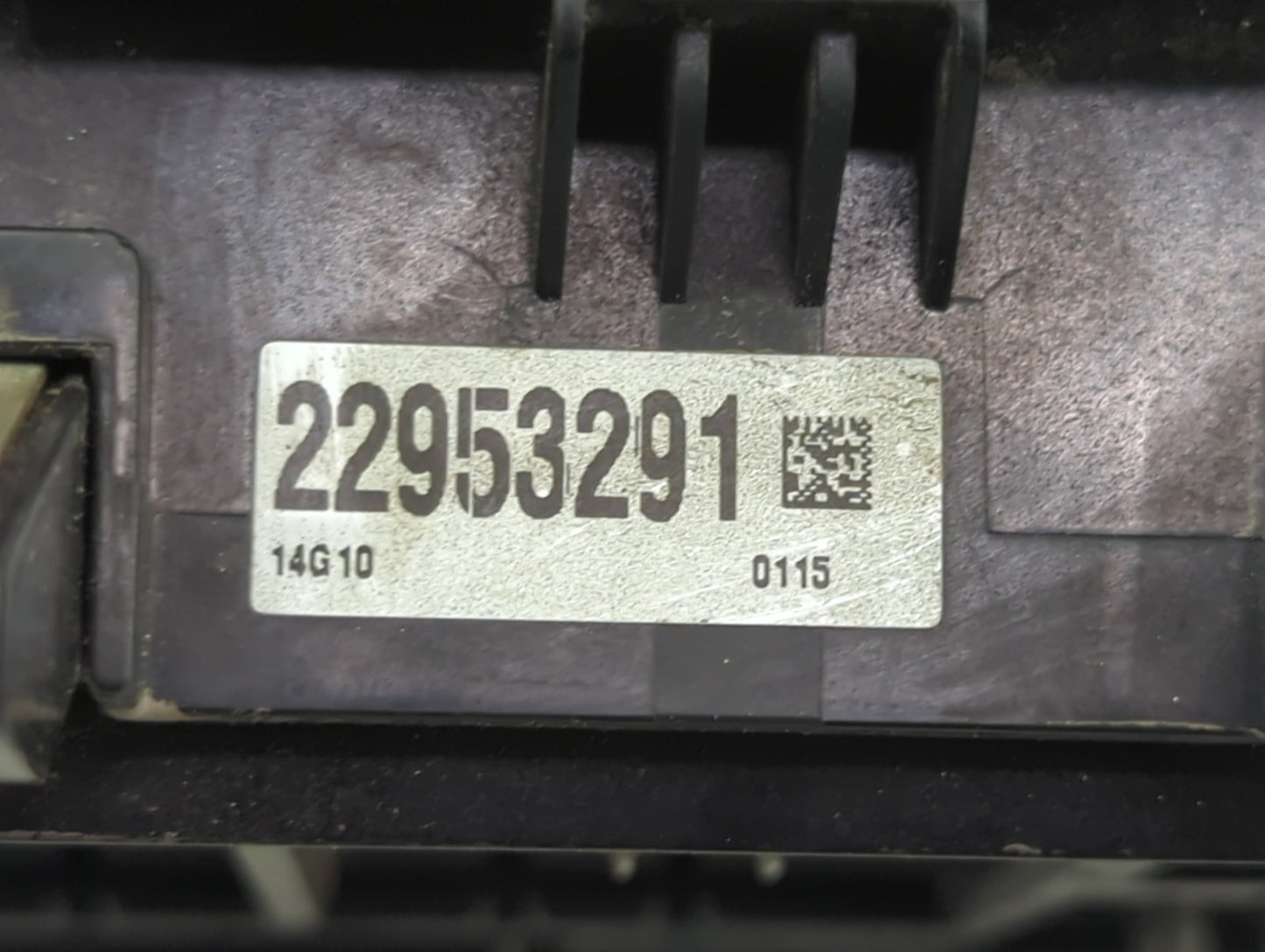 2015 Cadillac Ats Fusebox Fuse Box Panel Relay Module P/N:22953291 Fits OEM Used Auto Parts - Oemusedautoparts1.com