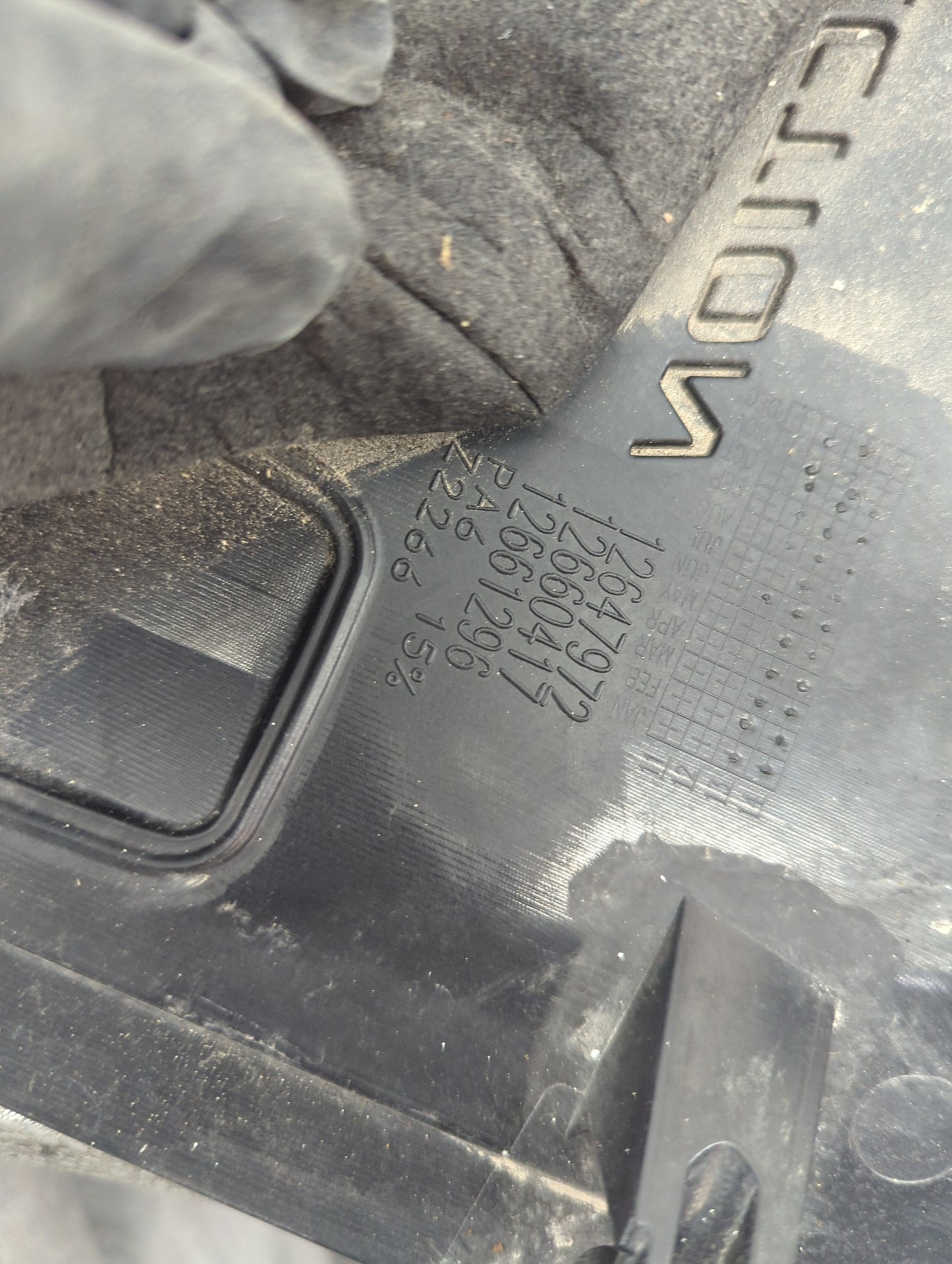 2015 Cadillac Ats Engine Cover - Oemusedautoparts1.com