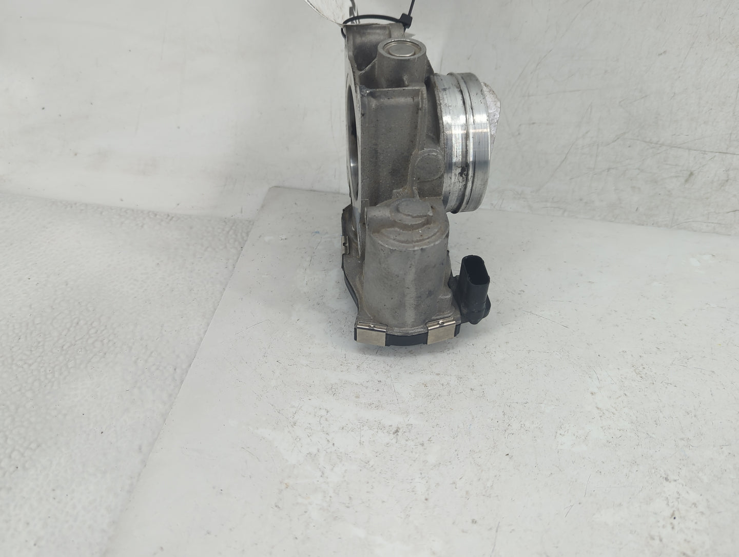 2013-2018 Cadillac Ats Throttle Body P/N:12627067DA Fits Fits 2013 2014 2015 2016 2017 2018 2019 2020 2021 OEM Used Auto Par