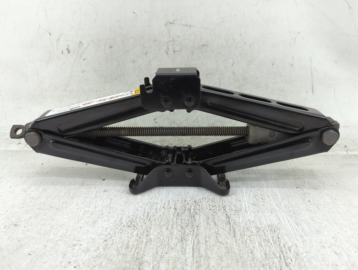 2015 Cadillac Ats Spare Scissor Car Jack - Oemusedautoparts1.com