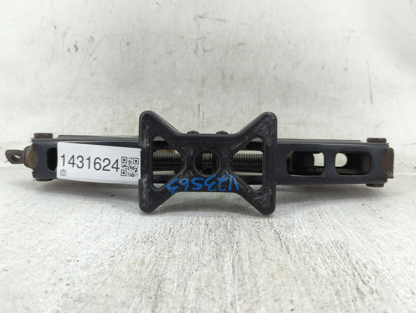 2015 Cadillac Ats Spare Scissor Car Jack - Oemusedautoparts1.com