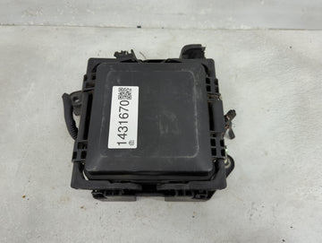2015 Cadillac Ats Fusebox Fuse Box Panel Relay Module Fits OEM Used Auto Parts - Oemusedautoparts1.com