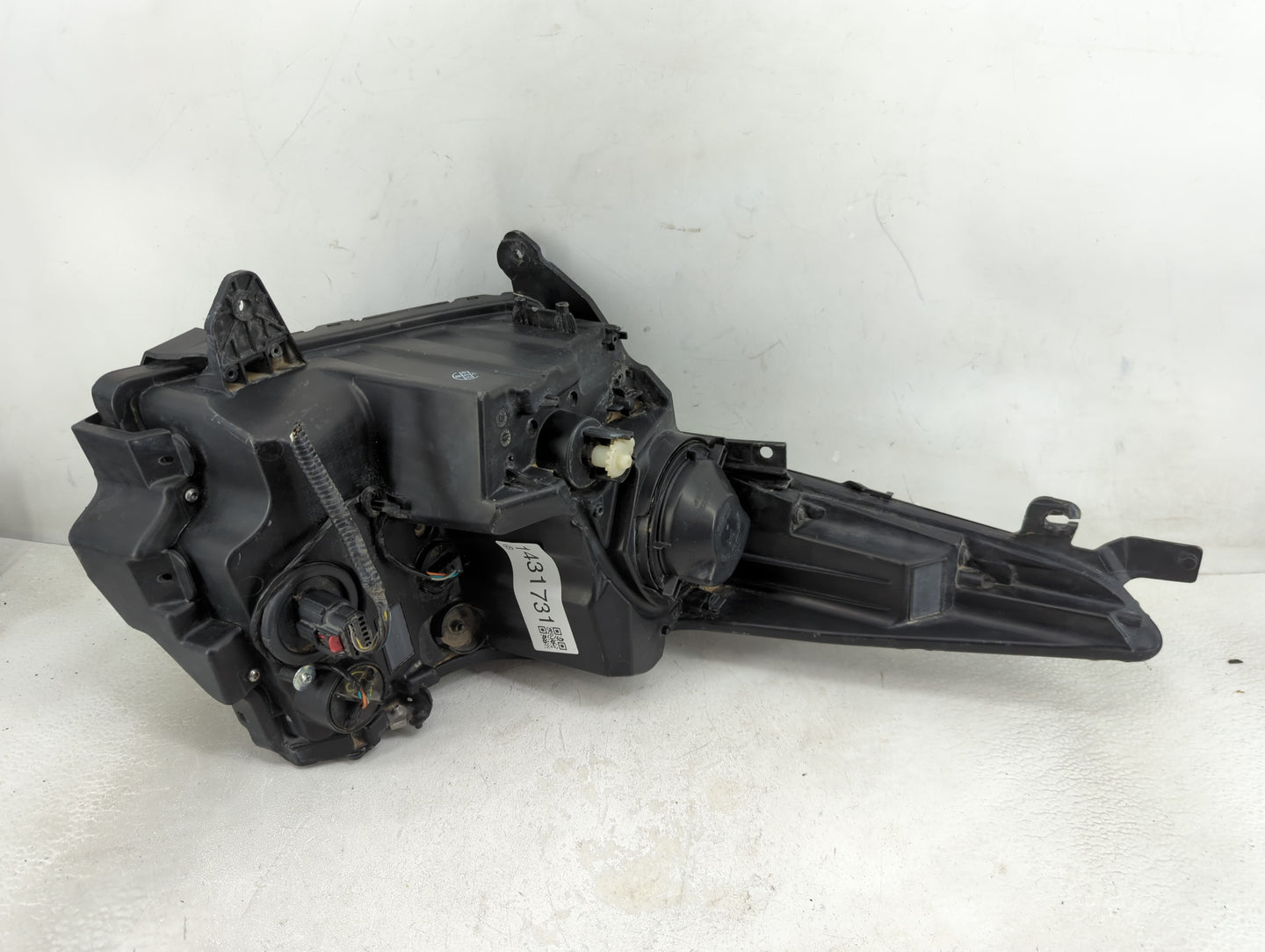 2013-2018 Cadillac Ats Passenger Right Oem Head Light Headlight Lamp - Oemusedautoparts1.com