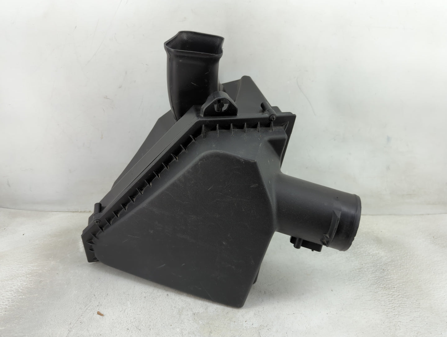 2015-2016 Cadillac Ats Air Cleaner Intake-duct Hose Tube - Oemusedautoparts1.com
