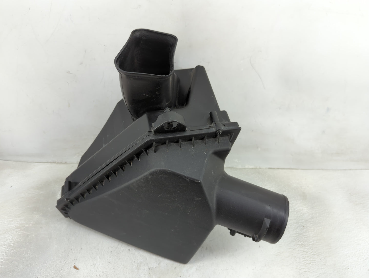 2015-2016 Cadillac Ats Air Cleaner Intake-duct Hose Tube - Oemusedautoparts1.com