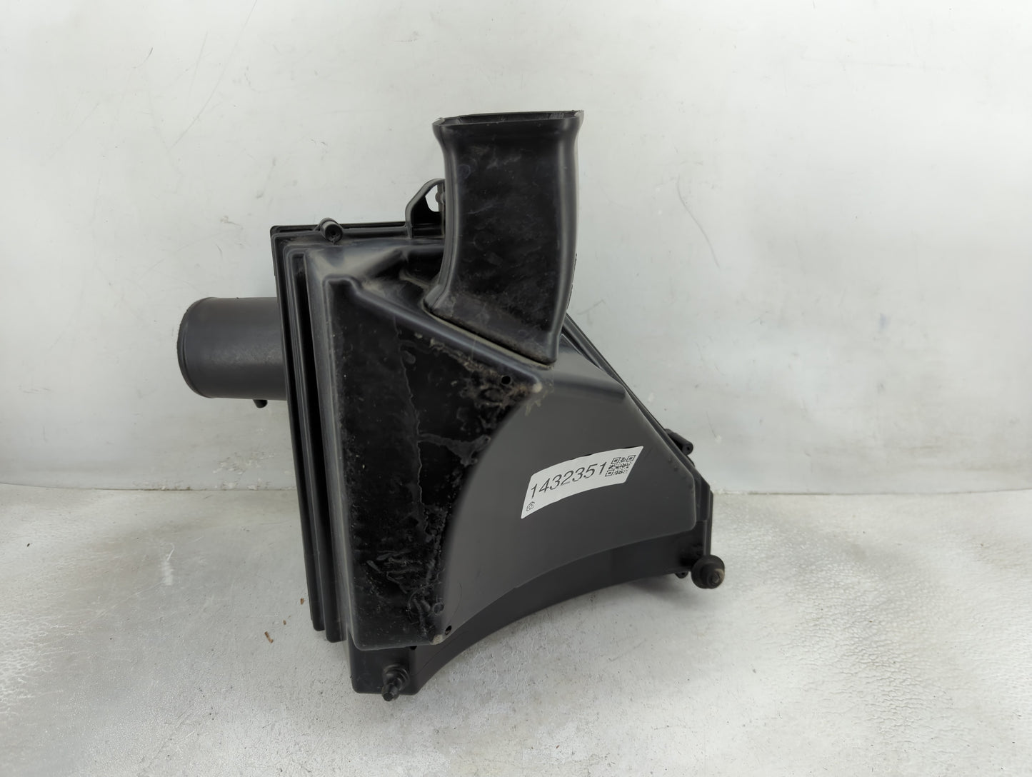 2015-2016 Cadillac Ats Air Cleaner Intake-duct Hose Tube - Oemusedautoparts1.com