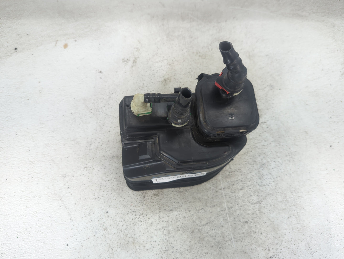 2015 Cadillac Ats Fuel Vapor Charcoal Canister - Oemusedautoparts1.com