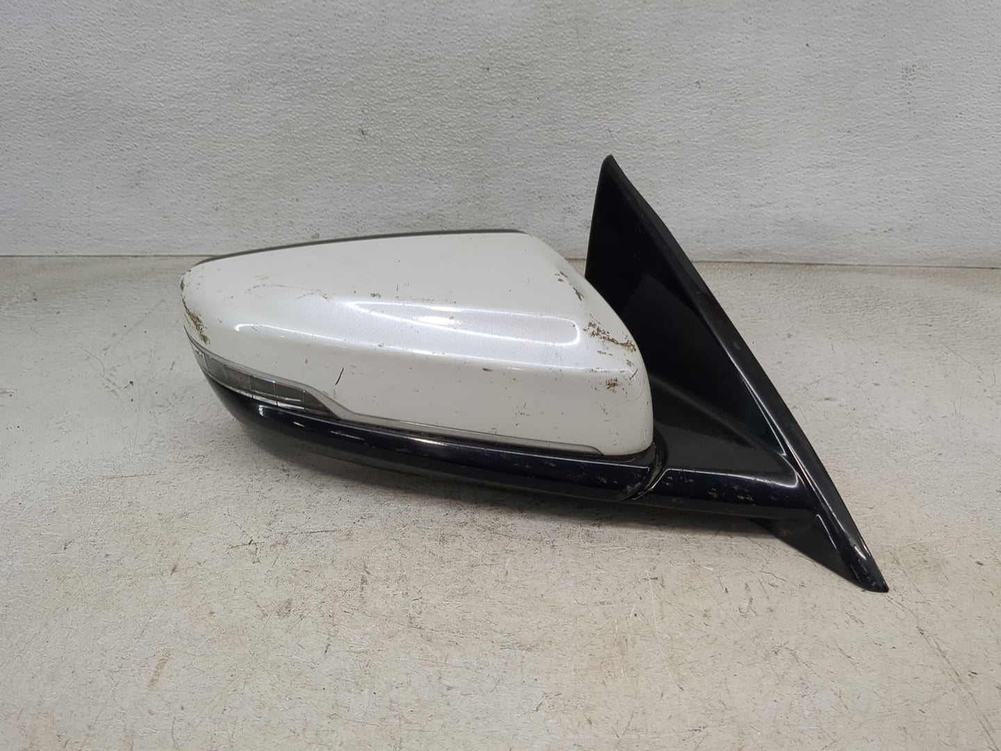 2015-2018 Cadillac Ats Passenger Side View Mirror - Right Door Mirror OEM Used - Oemusedautoparts1.com