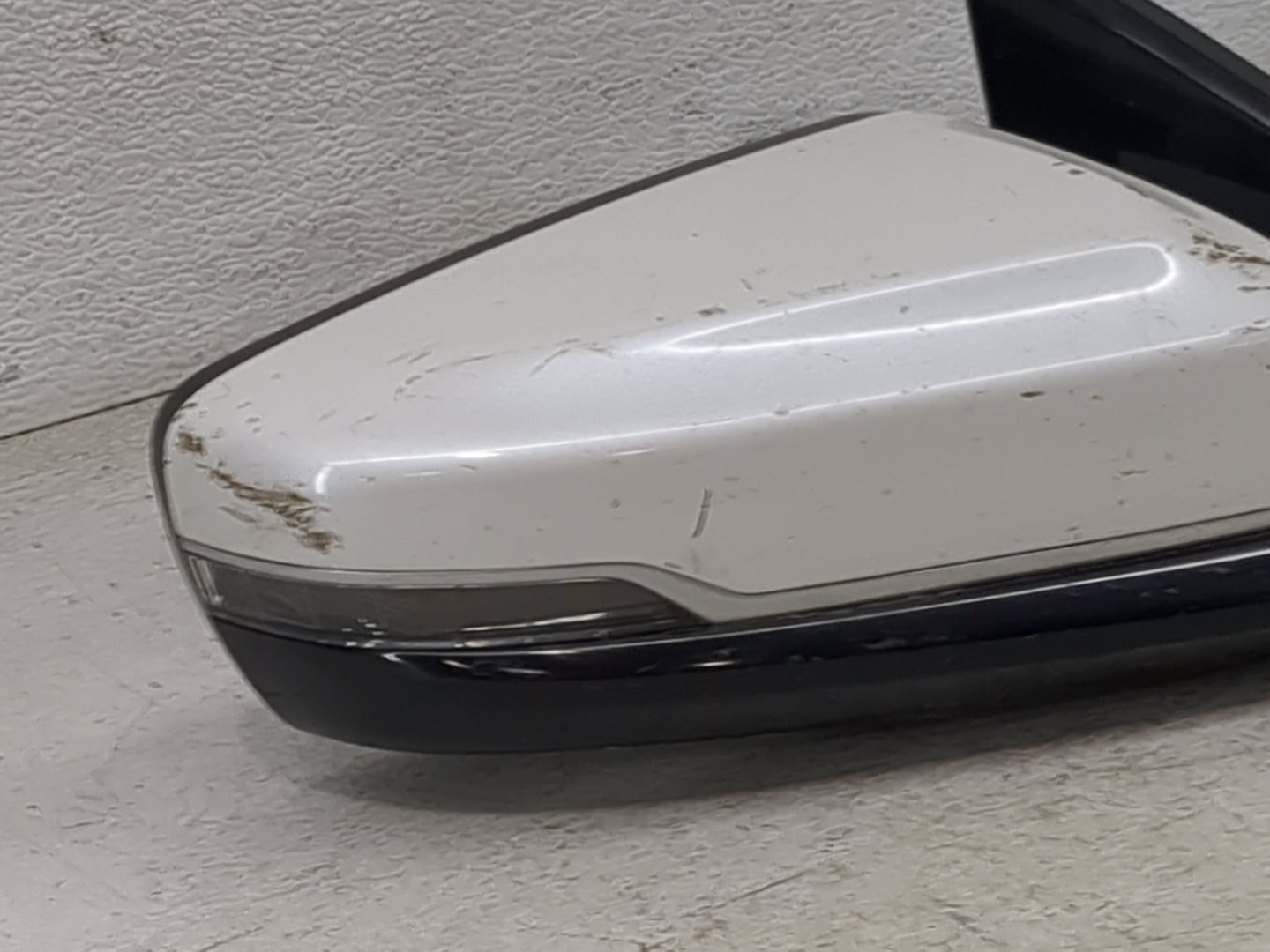 2015-2018 Cadillac Ats Passenger Side View Mirror - Right Door Mirror OEM Used - Oemusedautoparts1.com