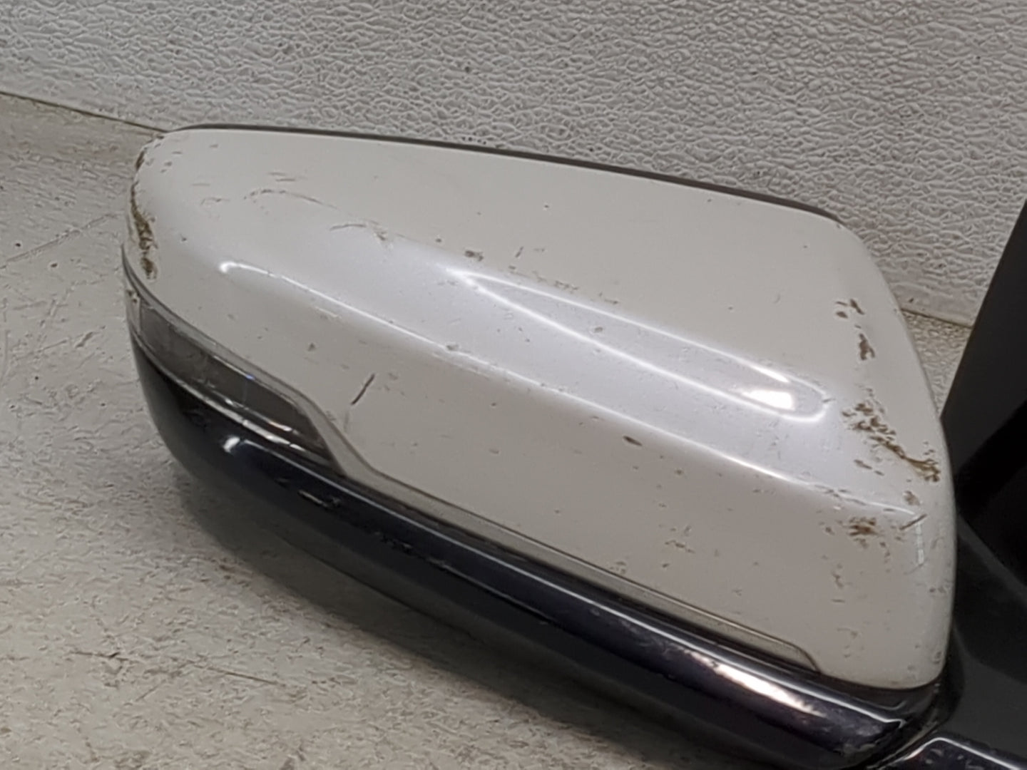2015-2018 Cadillac Ats Passenger Side View Mirror - Right Door Mirror OEM Used - Oemusedautoparts1.com