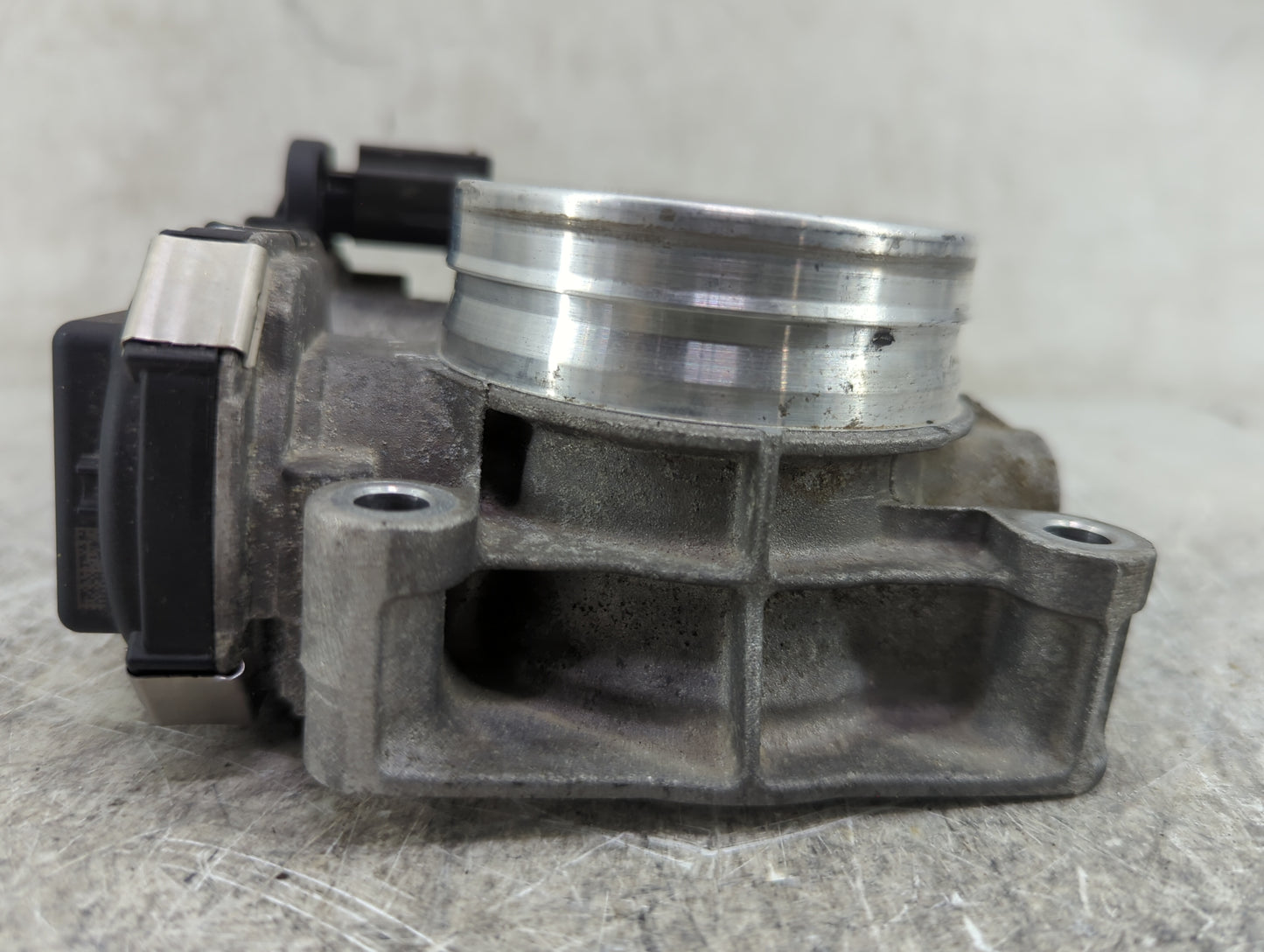 2013-2018 Cadillac Ats Throttle Body P/N:12670837AA Fits Fits 2013 2014 2015 2016 2017 2018 2019 2020 2021 OEM Used Auto Par