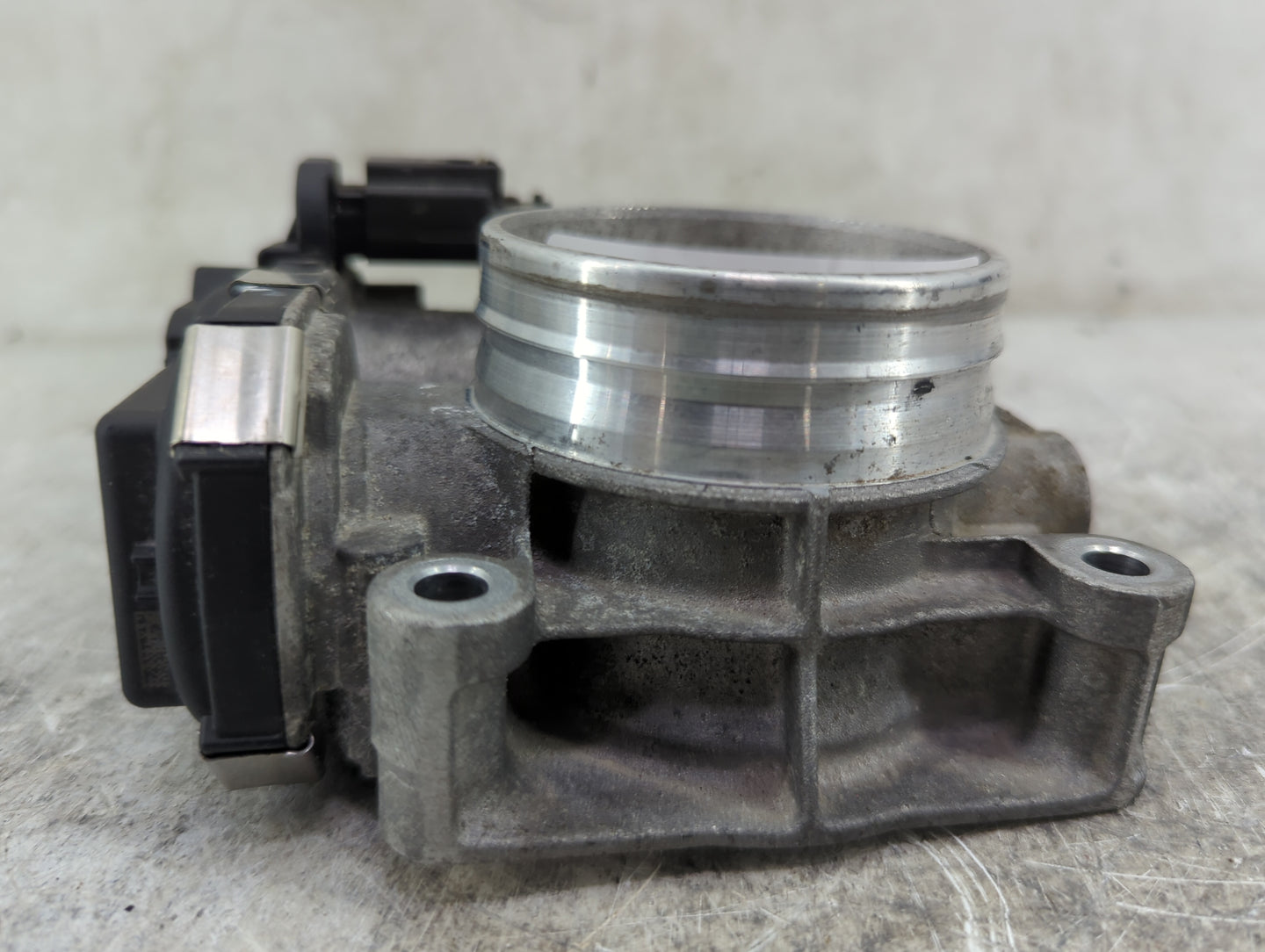 2013-2018 Cadillac Ats Throttle Body P/N:12670837AA Fits Fits 2013 2014 2015 2016 2017 2018 2019 2020 2021 OEM Used Auto Par