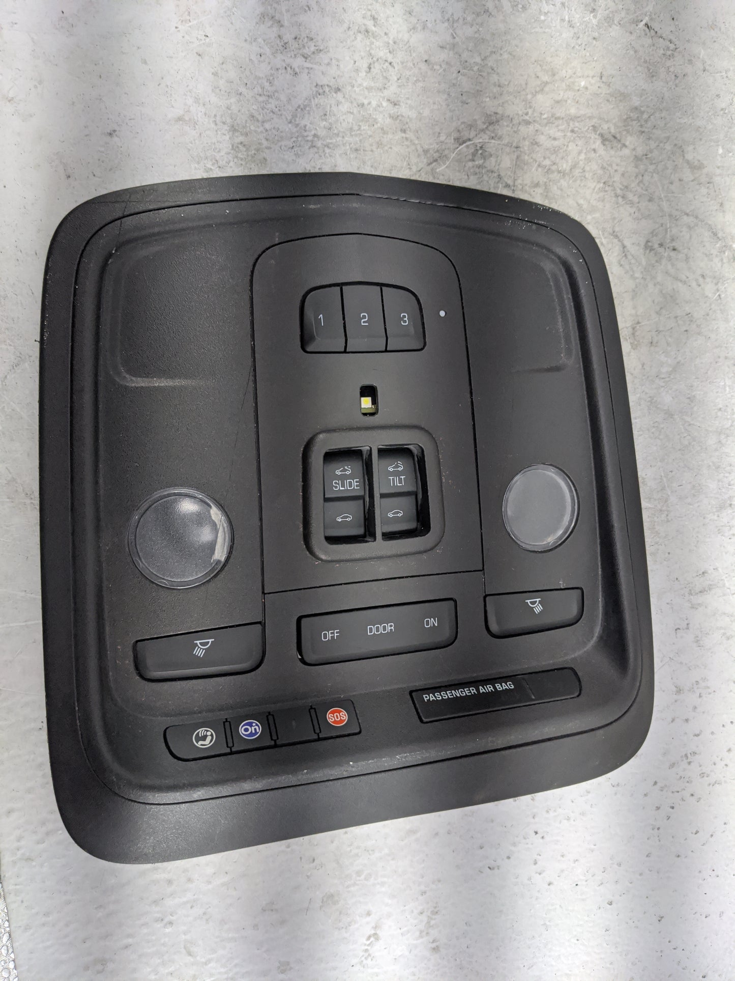 2015 Cadillac Ats Overhead Roof Console Black - Oemusedautoparts1.com