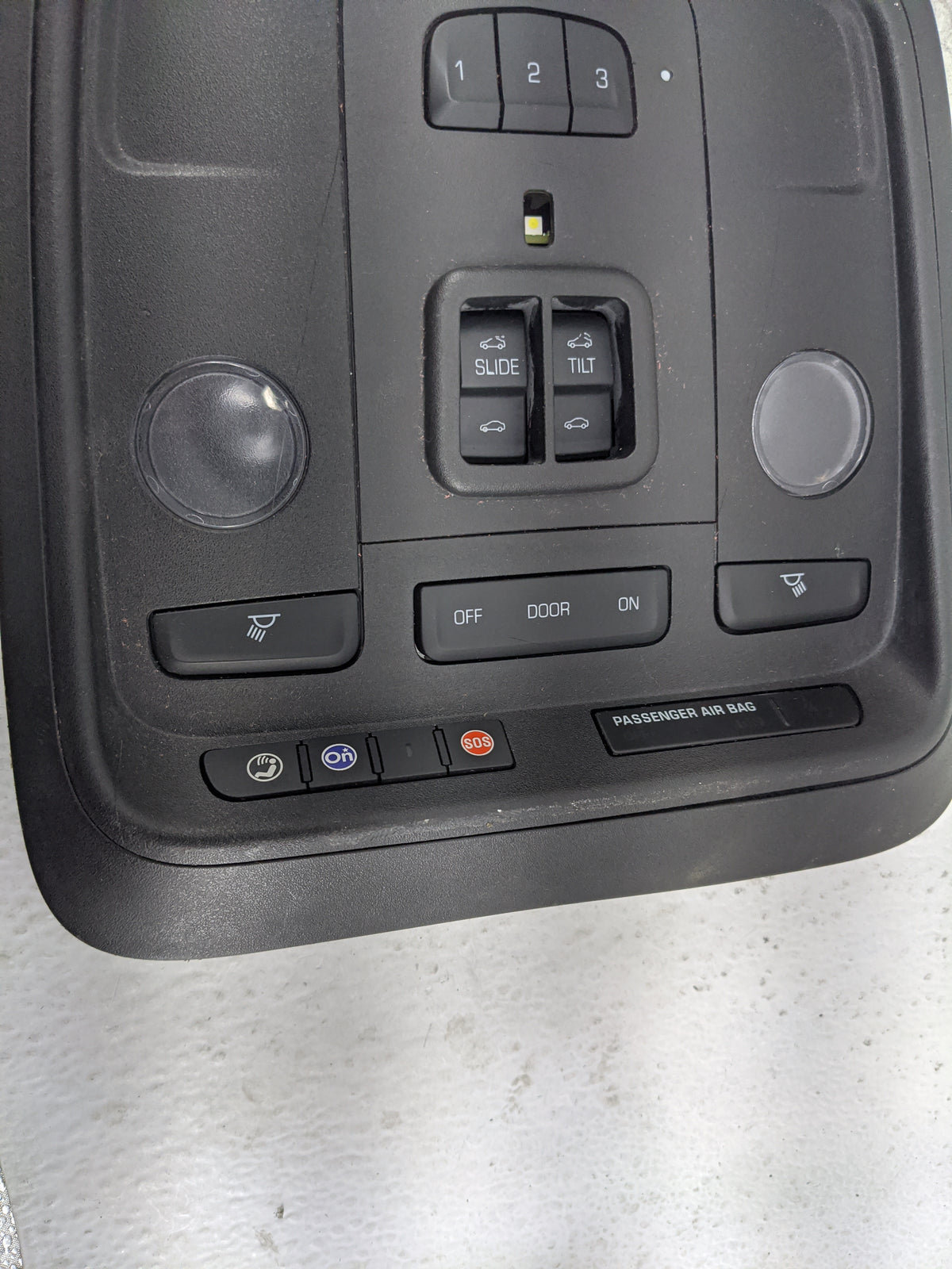 2015 Cadillac Ats Overhead Roof Console Black - Oemusedautoparts1.com