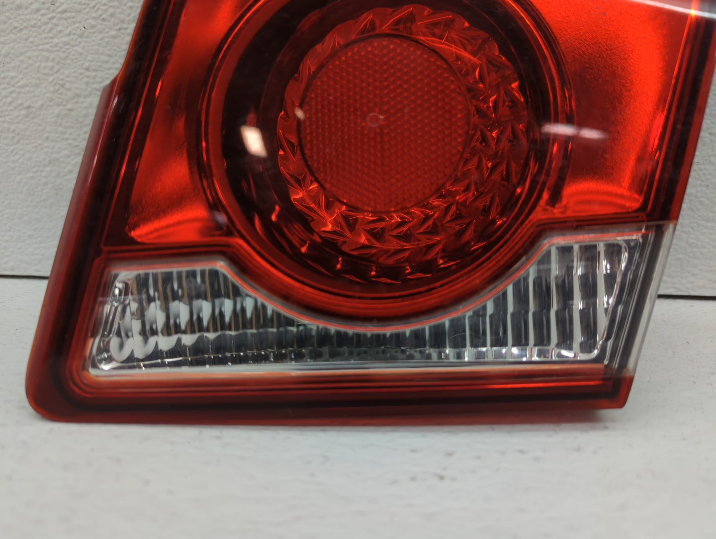 2015-2018 Cadillac Ats Tail Light Assembly Driver Left OEM P/N:3057KLCP Fits Fits 2015 2016 2018 OEM Used Auto Parts - Oemus