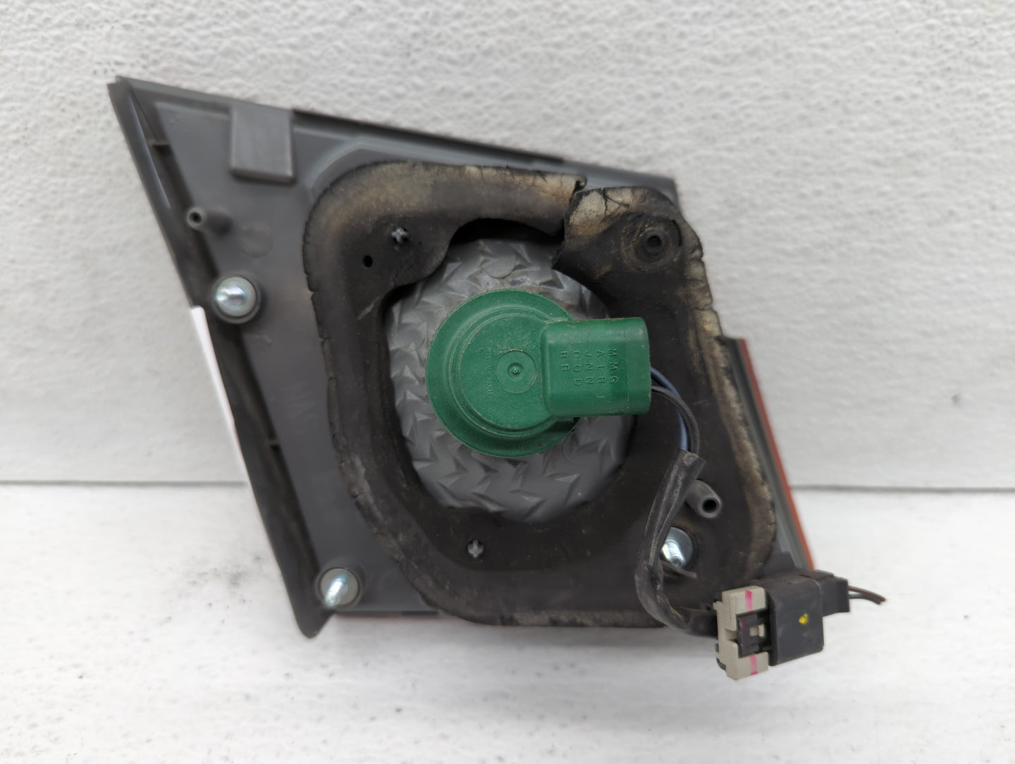 2015-2018 Cadillac Ats Tail Light Assembly Driver Left OEM P/N:3057KLCP Fits Fits 2015 2016 2018 OEM Used Auto Parts - Oemus