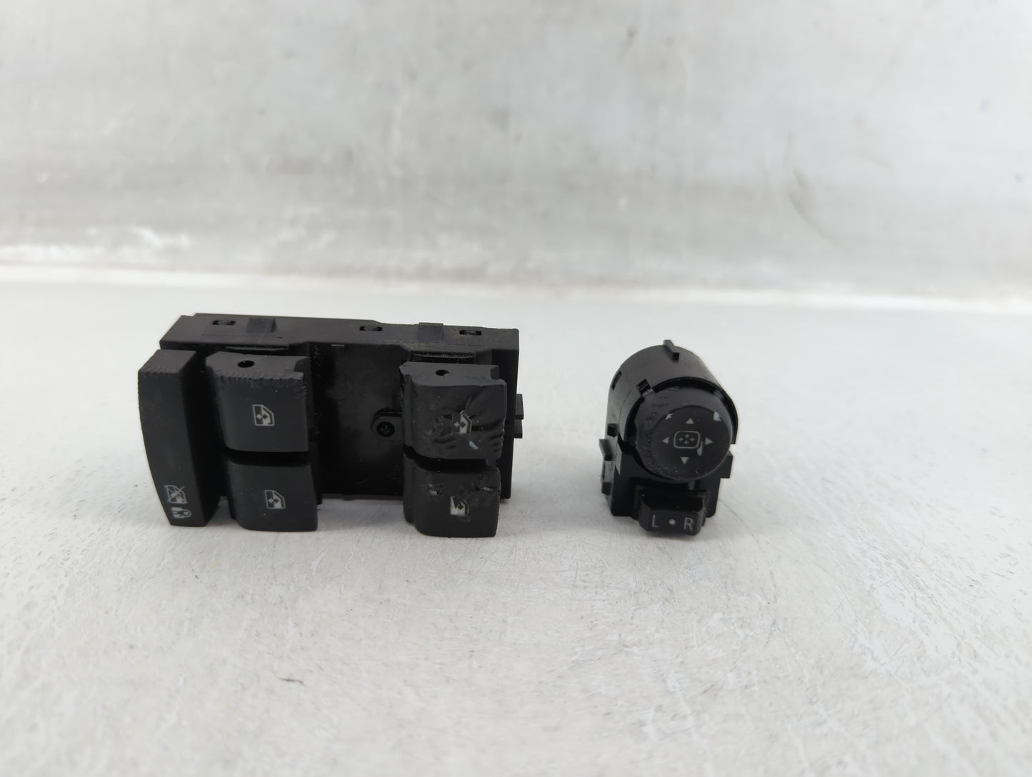 2015 Cadillac Ats Master Power Window Switch Replacement Driver Side Left P/N:3154 321676, 92259977 Fits OEM Used Auto Parts