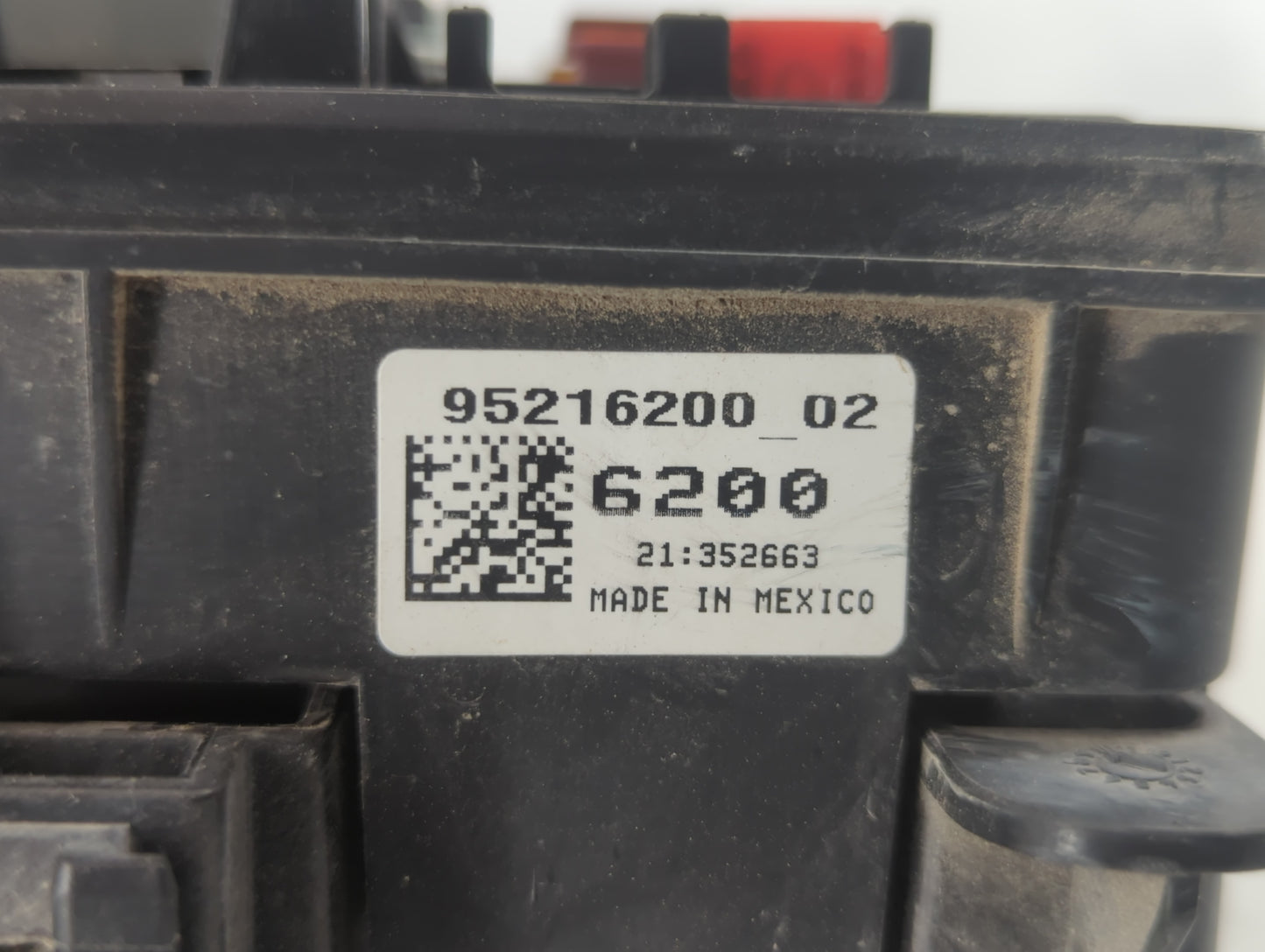 2013-2015 Cadillac Ats Fusebox Fuse Box Panel Relay Module P/N:95216200_02 Fits Fits 2013 2014 2015 OEM Used Auto Parts - Oe