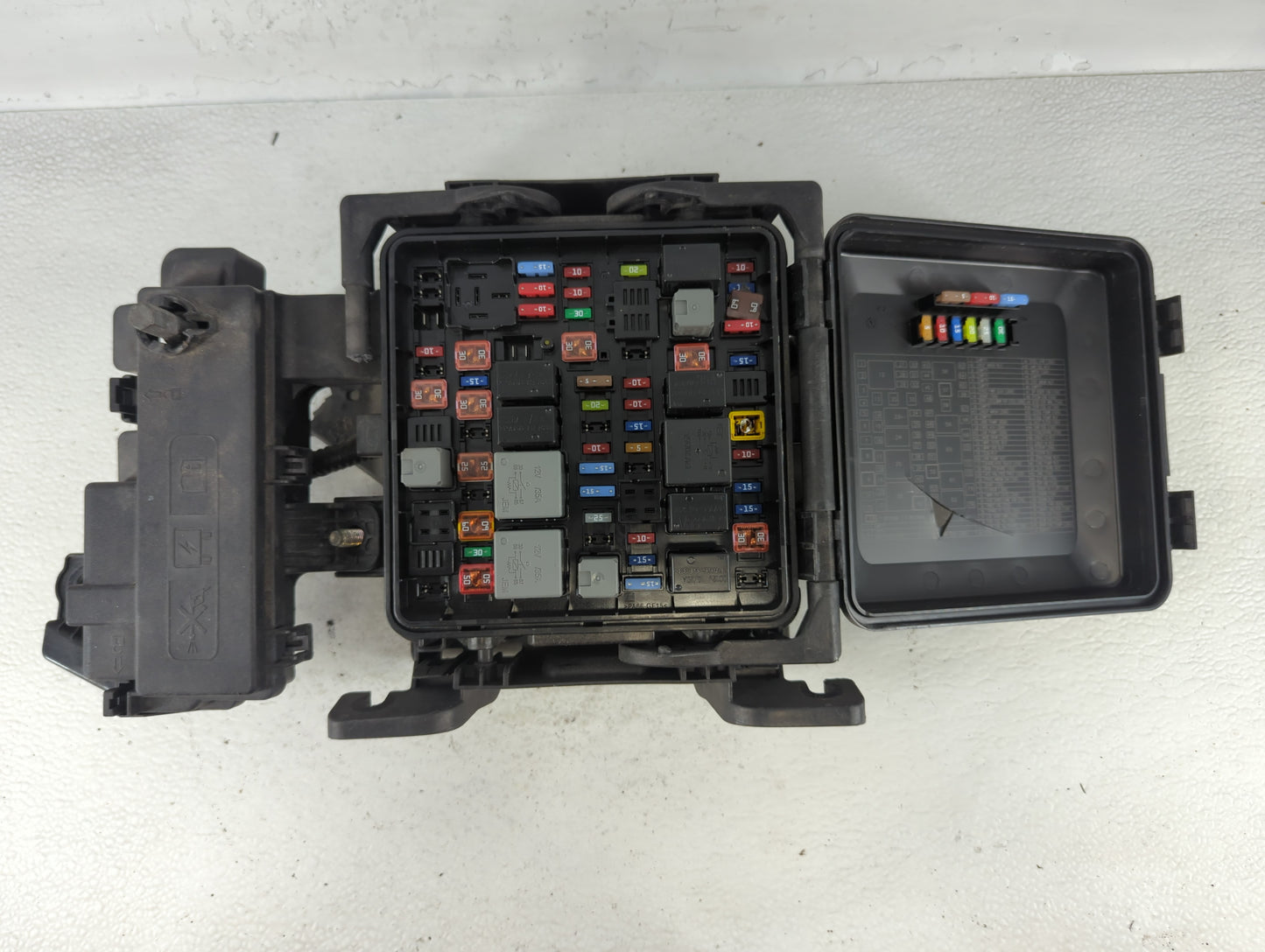 2013-2015 Cadillac Ats Fusebox Fuse Box Panel Relay Module P/N:23278412 Fits Fits 2013 2014 2015 OEM Used Auto Parts - Oemus