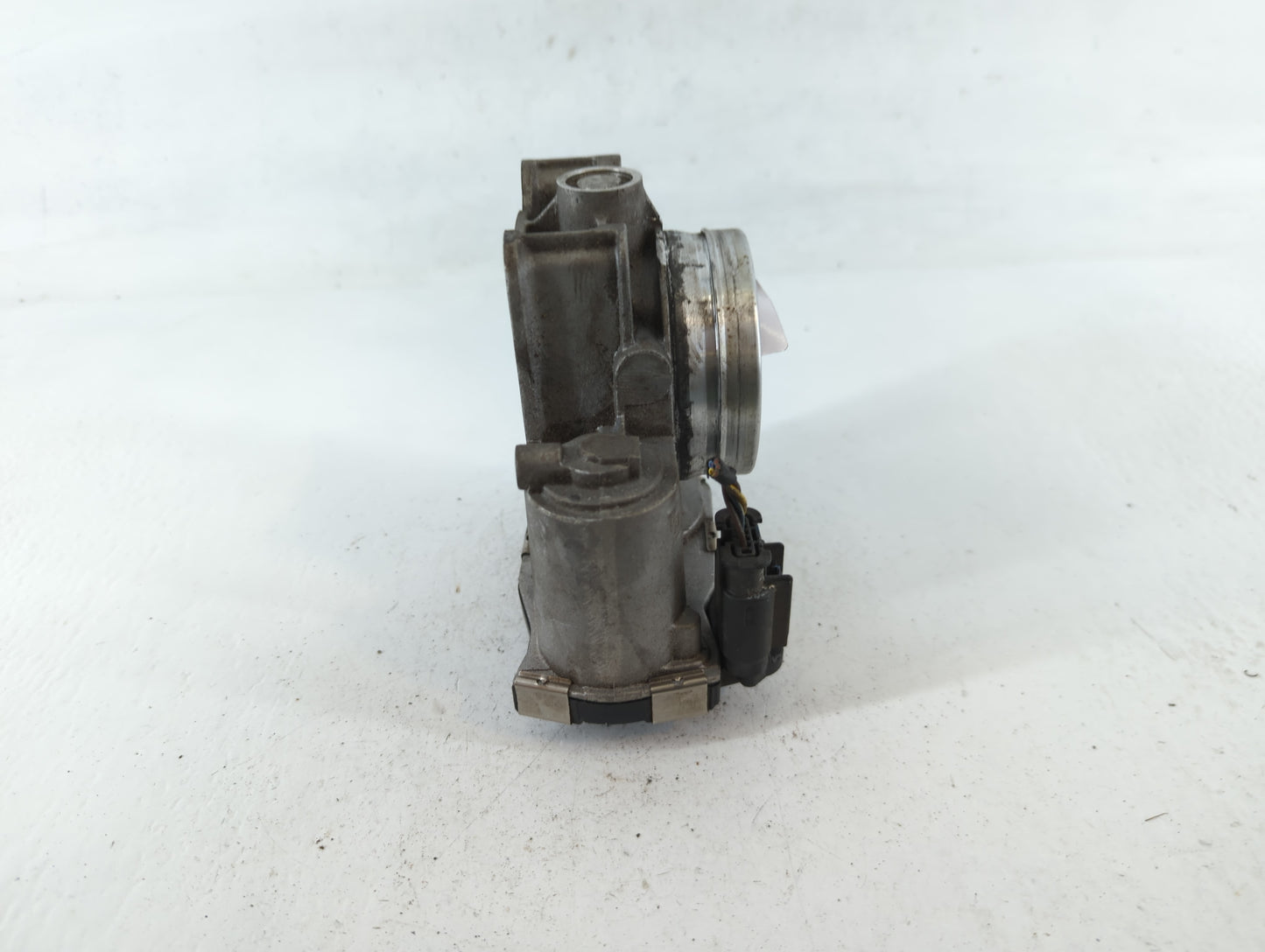 2013-2018 Cadillac Ats Throttle Body P/N:12627067DA Fits Fits 2013 2014 2015 2016 2017 2018 2019 2020 2021 OEM Used Auto Par