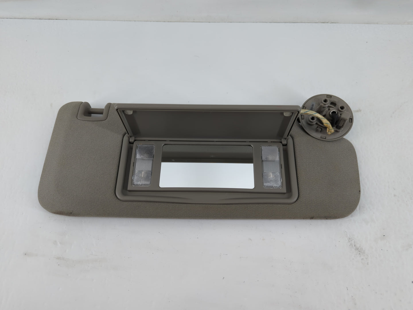 2014-2018 Cadillac Ats Sun Visor Shade Replacement Passenger Right Mirror Fits Fits 2014 2015 2016 2017 2018 2019 OEM Used A