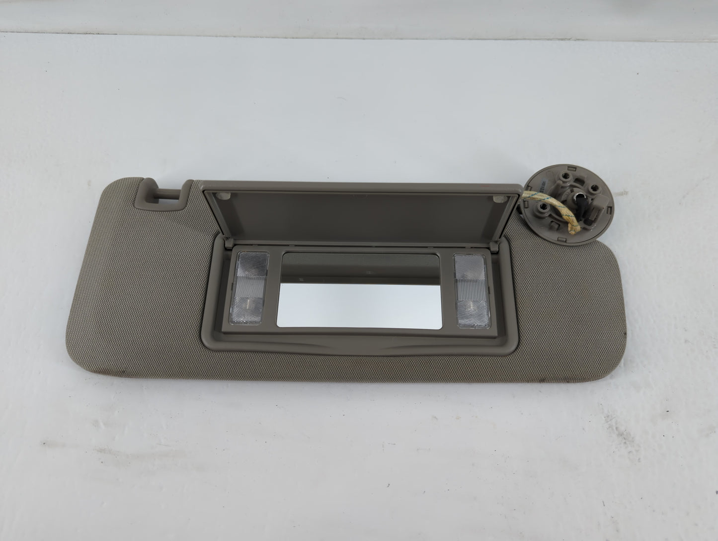 2014-2018 Cadillac Ats Sun Visor Shade Replacement Passenger Right Mirror Fits Fits 2014 2015 2016 2017 2018 2019 OEM Used A