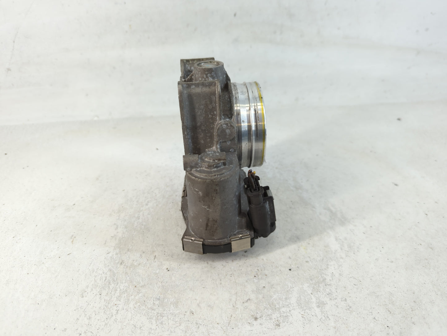 2013-2018 Cadillac Ats Throttle Body P/N:12627067DA Fits Fits 2013 2014 2015 2016 2017 2018 2019 2020 2021 OEM Used Auto Par