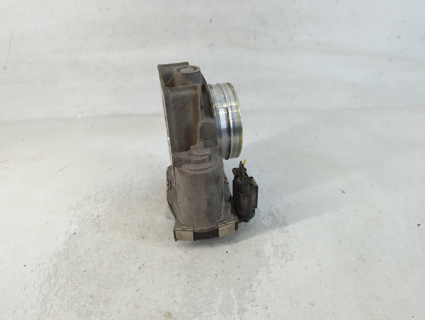 2013-2018 Cadillac Ats Throttle Body P/N:12627067DA Fits Fits 2013 2014 2015 2016 2017 2018 2019 2020 2021 OEM Used Auto Par
