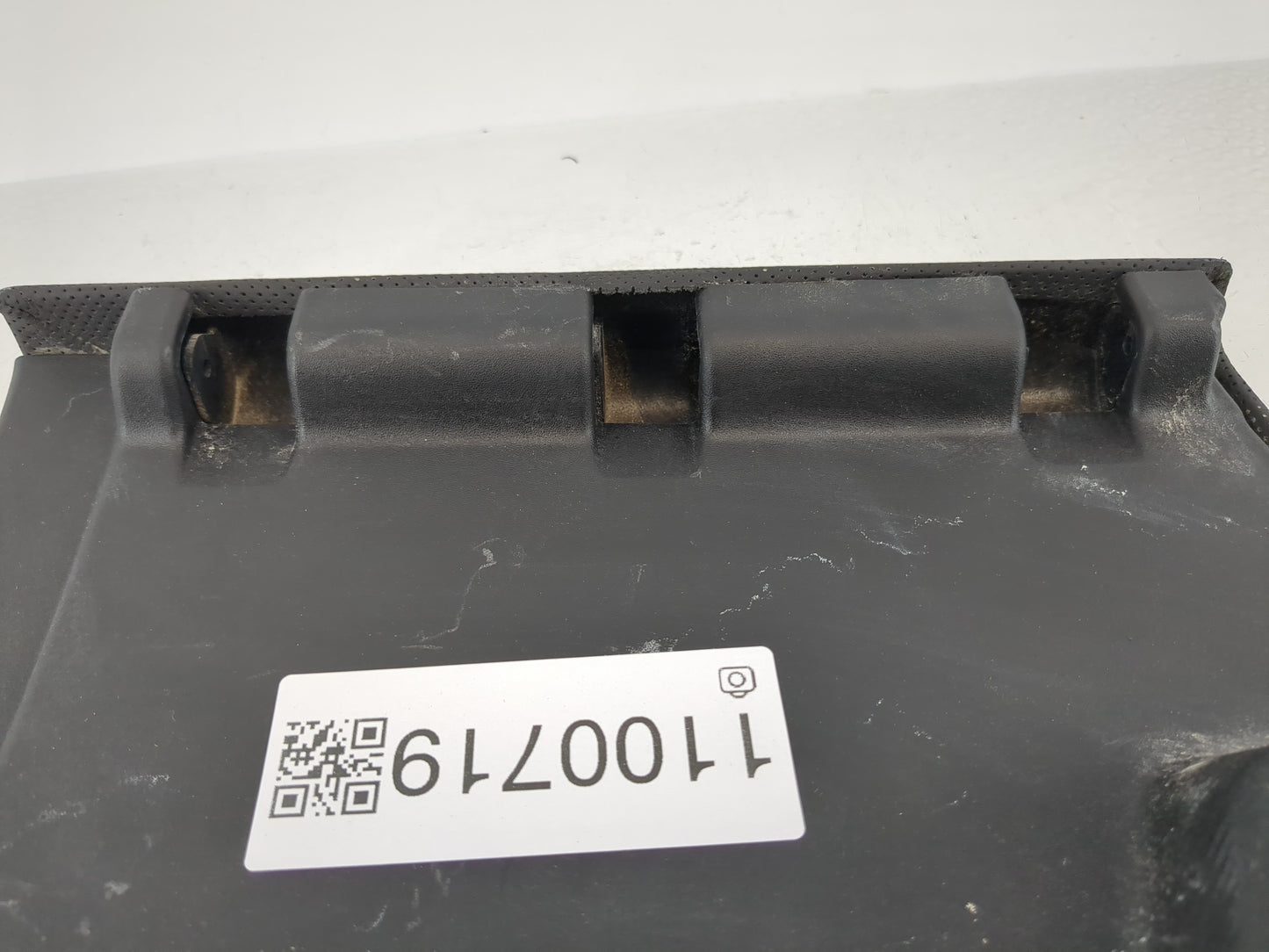 2015 Cadillac Cts Center Console Armrest Cover Lid Fits OEM Used Auto Parts - Oemusedautoparts1.com