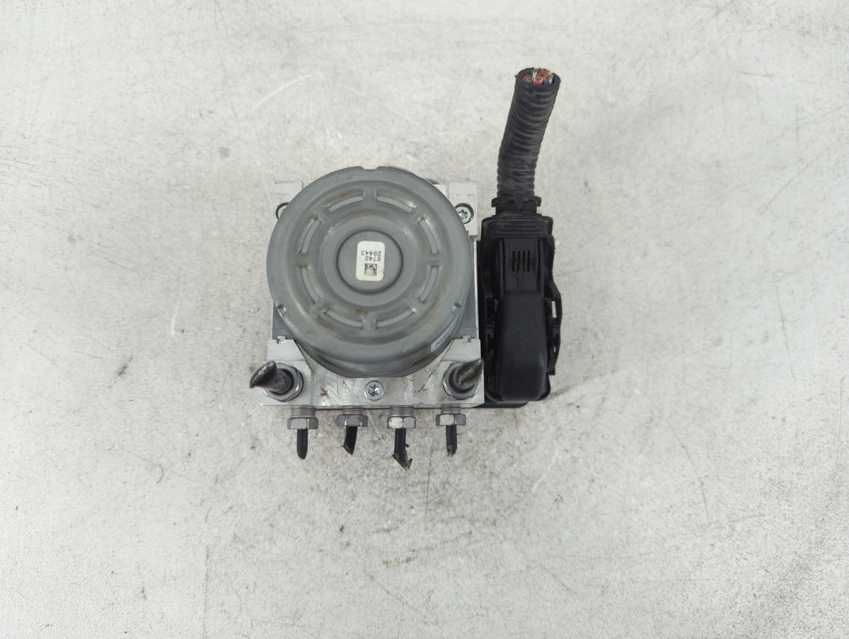 2014-2016 Cadillac Cts Anti-Lock Brake ABS Pump Module Actuator OEM P/N:23277737 Fits Fits 2014 2015 2016 OEM Used Auto Part