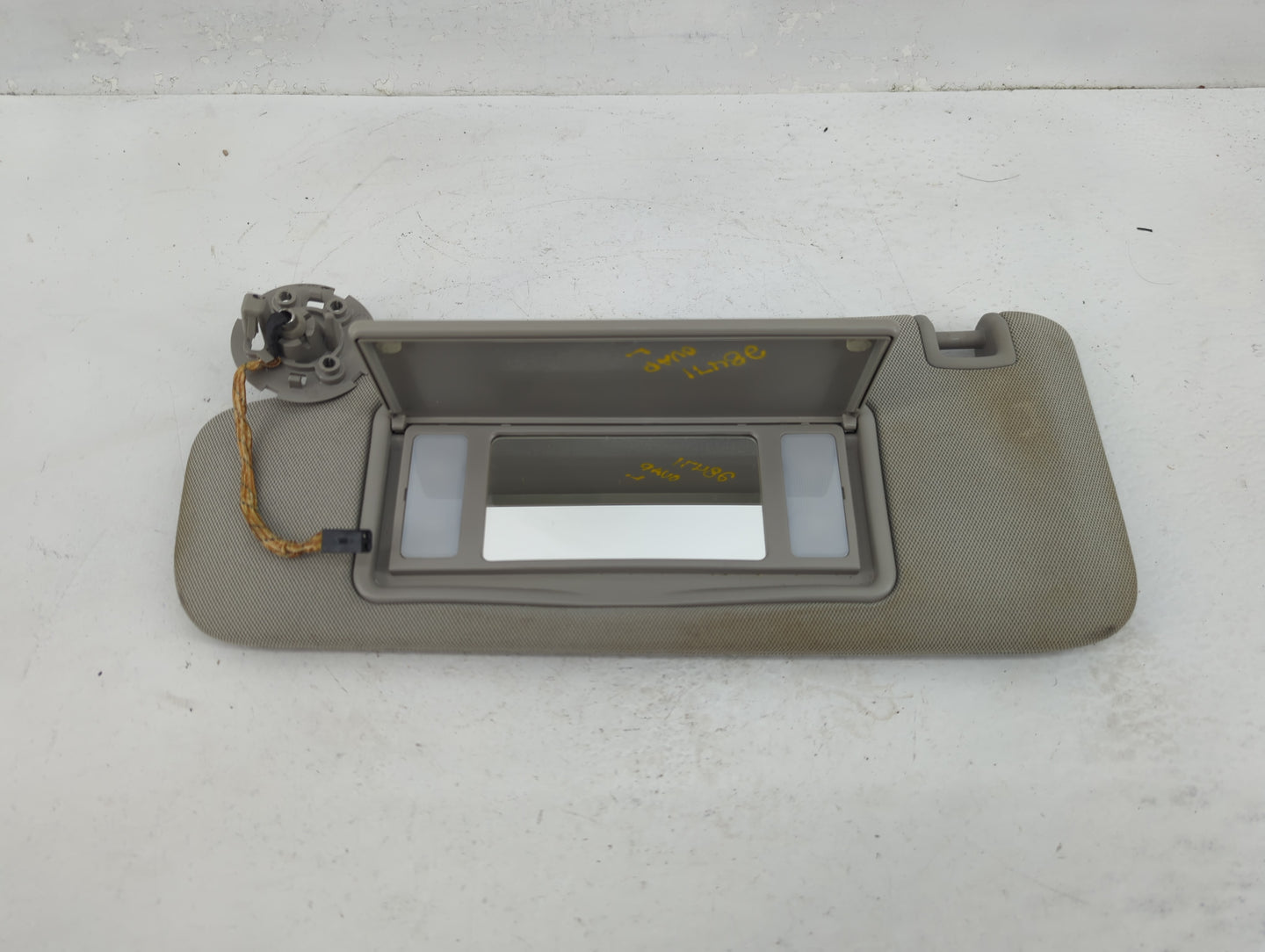2014-2015 Cadillac Cts Sun Visor Shade Replacement Driver Left Mirror Fits Fits 2014 2015 OEM Used Auto Parts - Oemusedautop