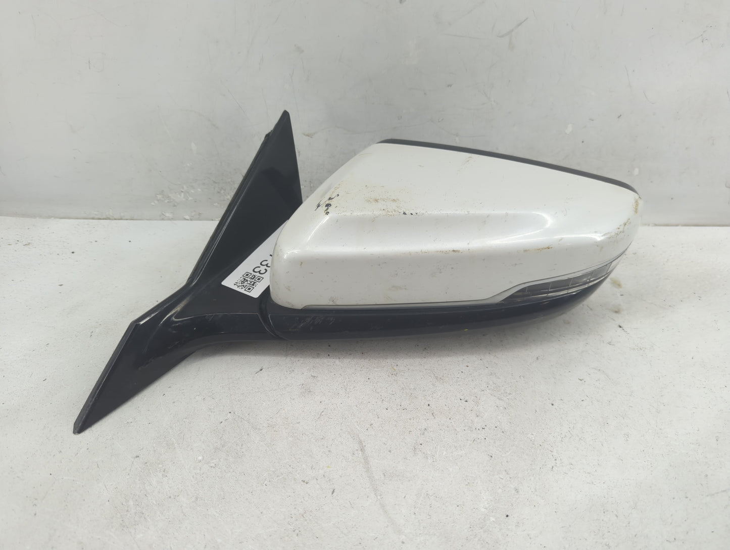 2015-2019 Cadillac Cts Driver Side View Mirror - Left Door Mirror OEM Used - Oemusedautoparts1.com
