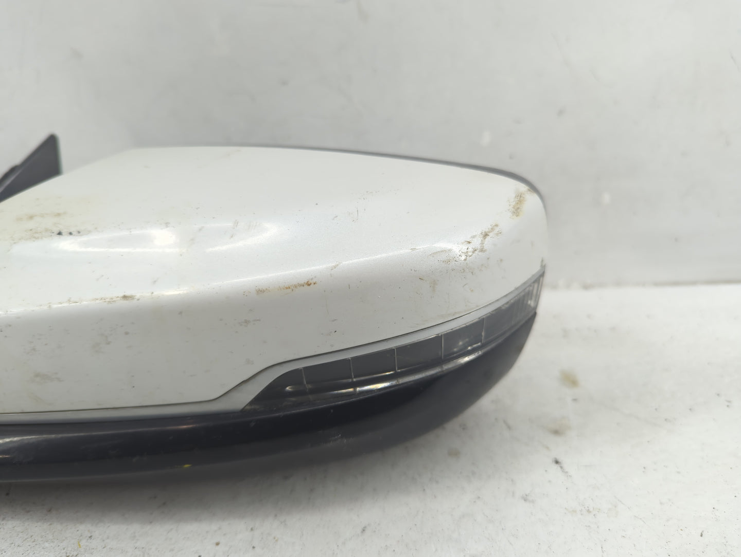 2015-2019 Cadillac Cts Driver Side View Mirror - Left Door Mirror OEM Used - Oemusedautoparts1.com