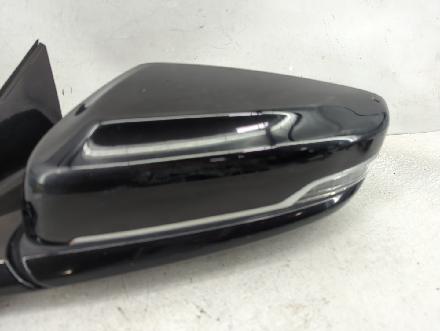 2015-2019 Cadillac Cts Driver Side View Mirror - Left Door Mirror OEM Used - Oemusedautoparts1.com