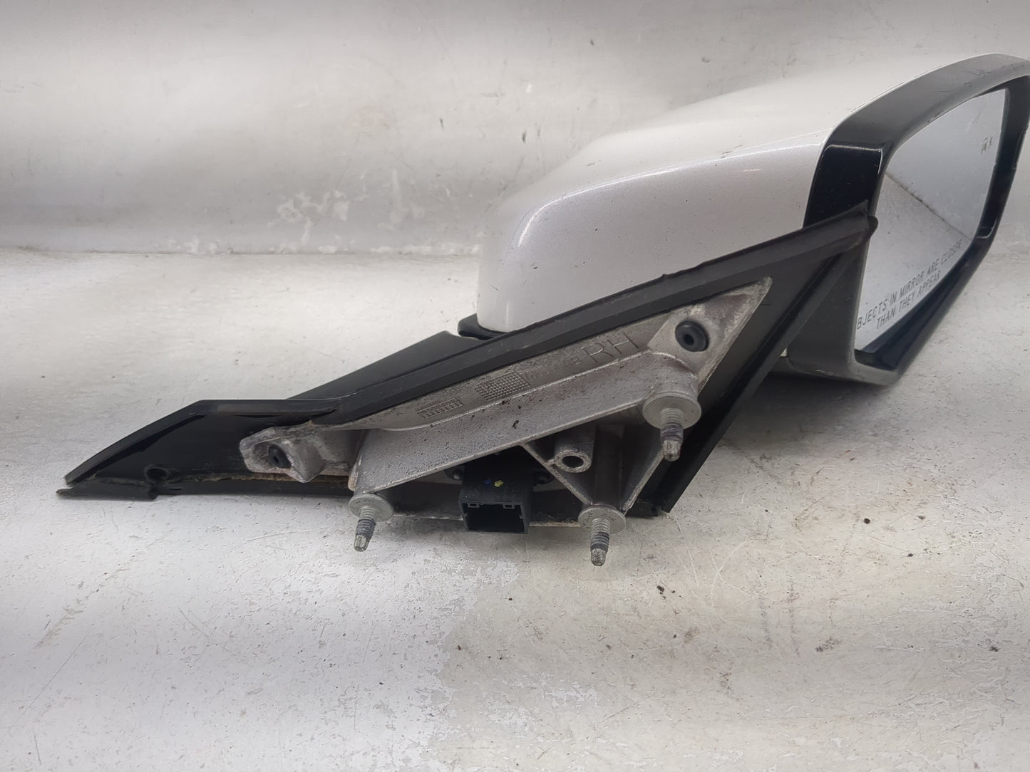 2015-2019 Cadillac Cts Passenger Side View Mirror - Right Door Mirror OEM Used - Oemusedautoparts1.com