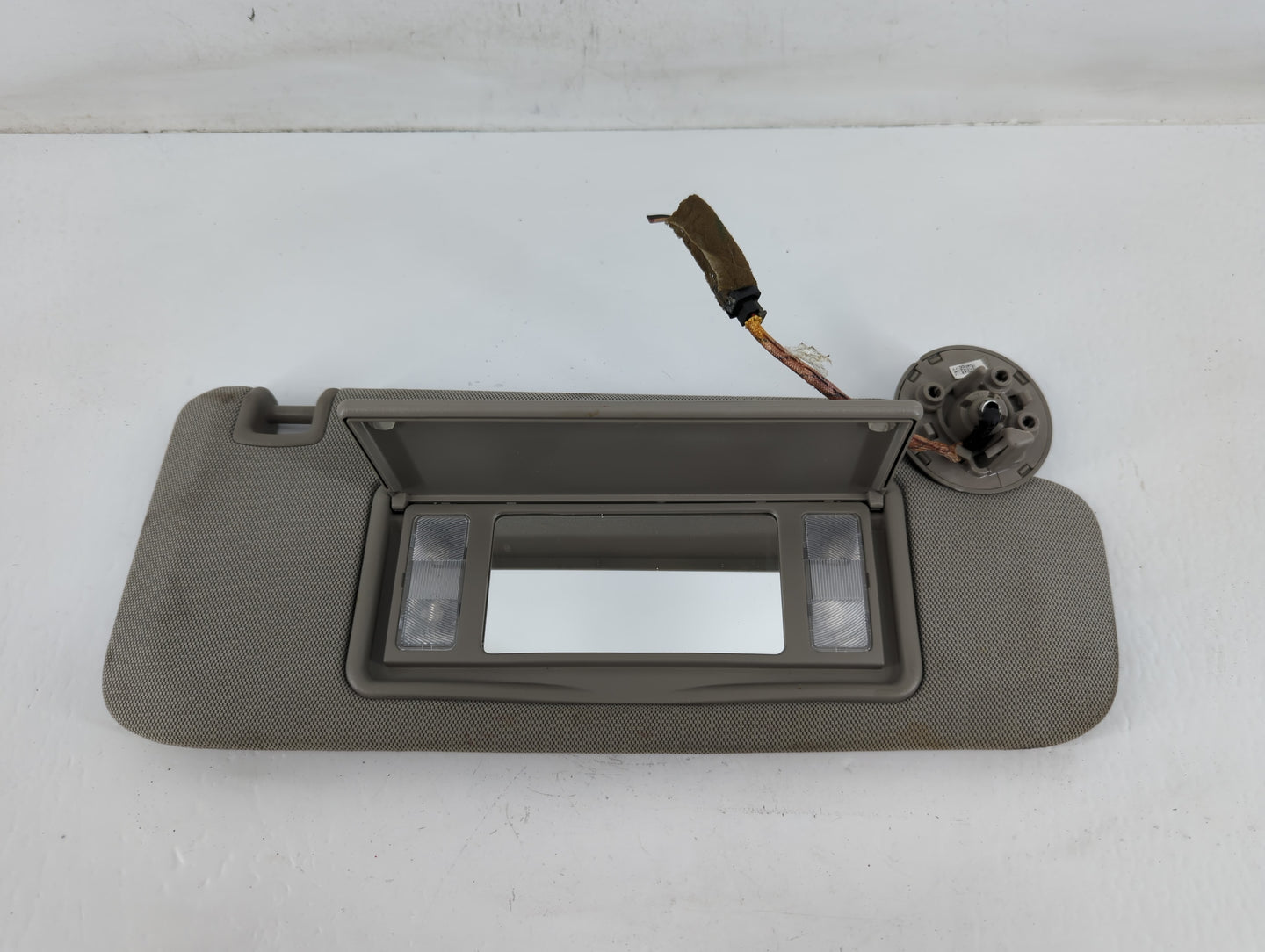 2014-2019 Cadillac Cts Sun Visor Shade Replacement Passenger Right Mirror Fits Fits 2014 2015 2016 2017 2018 2019 OEM Used A
