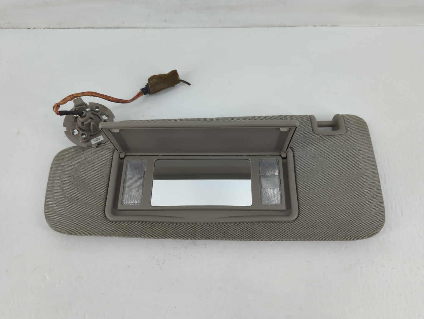 2014-2019 Cadillac Cts Sun Visor Shade Replacement Driver Left Mirror Fits Fits 2014 2015 2016 2017 2018 2019 OEM Used Auto 
