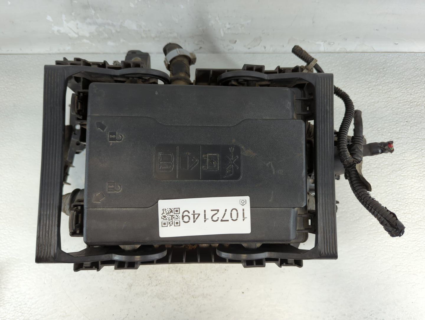 2015-2020 Cadillac Escalade Fusebox Fuse Box Panel Relay Module P/N:84114437 Fits Fits 2015 2016 2017 2018 2019 2020 OEM Use