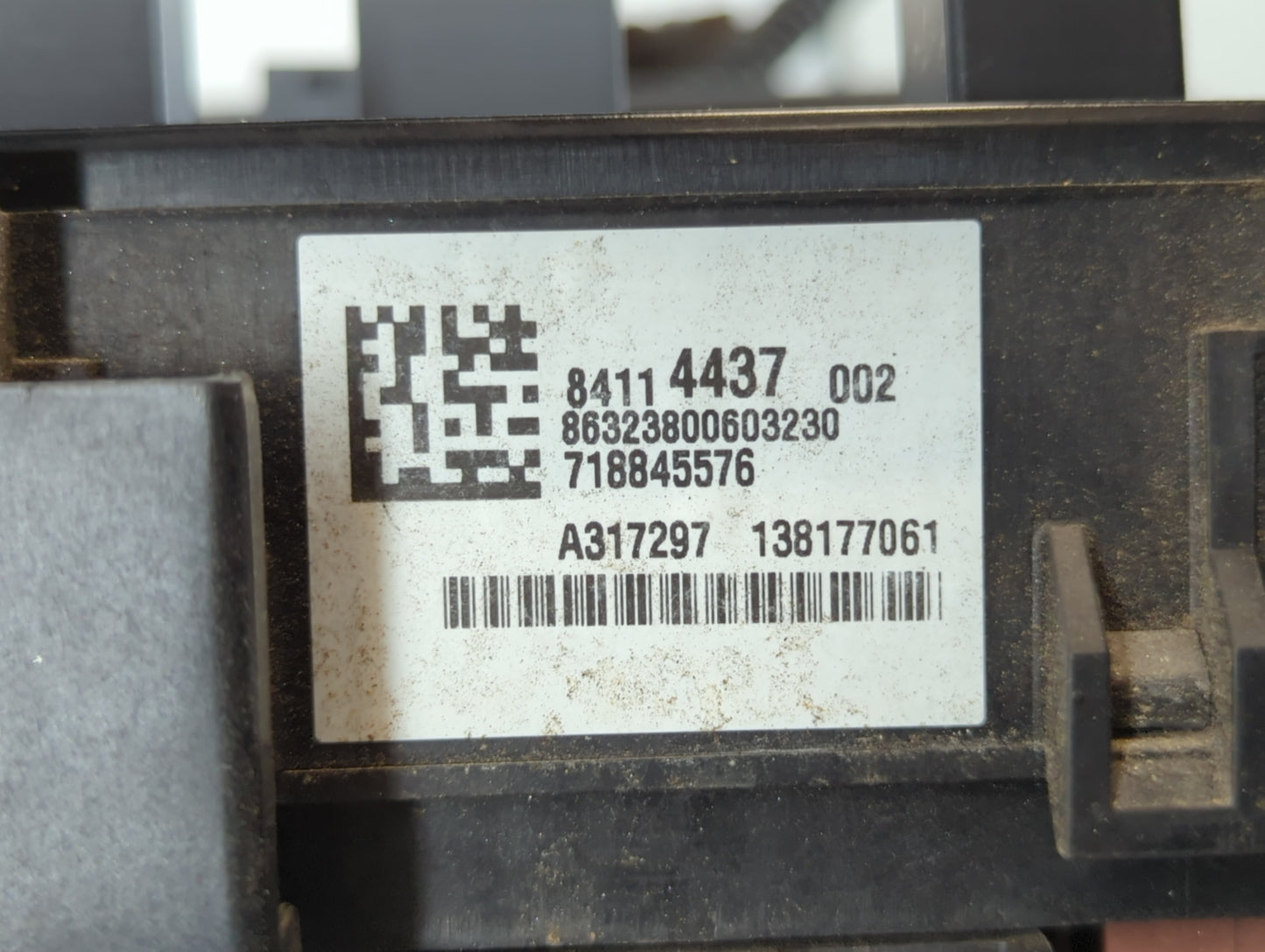 2015-2020 Cadillac Escalade Fusebox Fuse Box Panel Relay Module P/N:84114437 Fits Fits 2015 2016 2017 2018 2019 2020 OEM Use