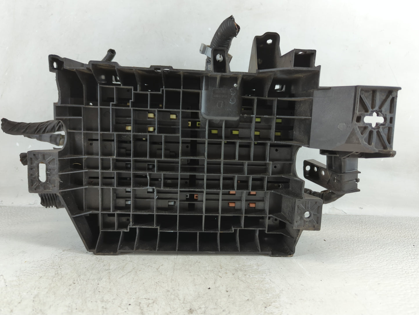 2015-2020 Cadillac Escalade Fusebox Fuse Box Panel Relay Module P/N:84114437 Fits Fits 2015 2016 2017 2018 2019 2020 OEM Use