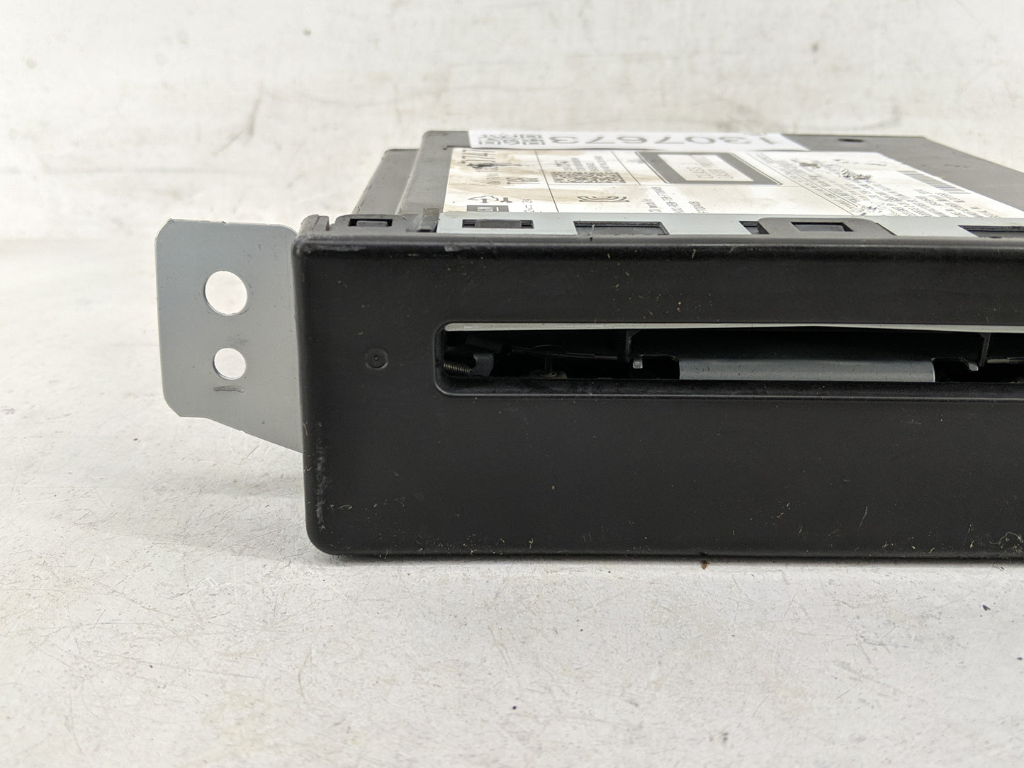 2015 Cadillac Escalade Radio AM FM Cd Player Receiver Replacement P/N:13590747 Fits Fits 2013 2014 OEM Used Auto Parts - Oem
