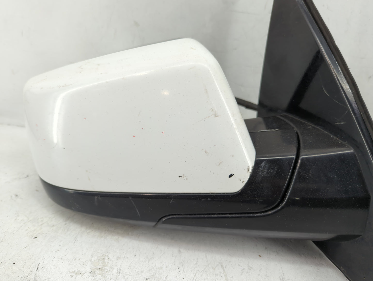2015-2020 Cadillac Escalade Passenger Side View Mirror - Right Door Mirror OEM Used - Oemusedautoparts1.com